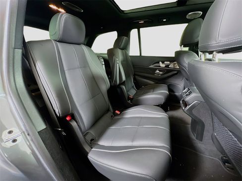 New 2025 Mercedes-Benz GLS 450 4MATIC image 30