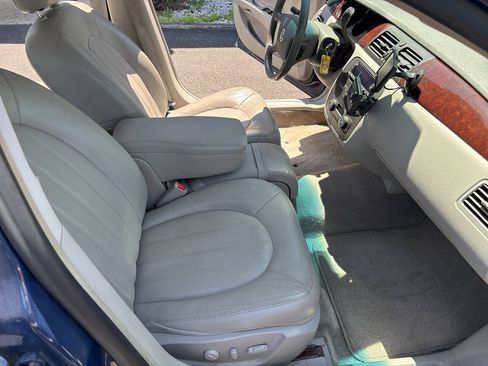 Used 2009 Buick Lucerne CXL FWD image 19