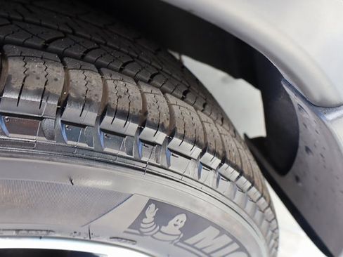 Used 2024 Nissan Murano SV image 44