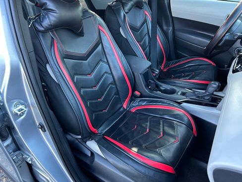 Used 2022 Toyota Corolla Cross L image 15