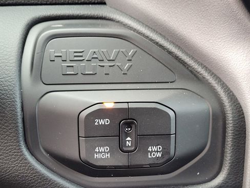 New 2026 RAM 2500 Big Horn AWD/4WD image 17
