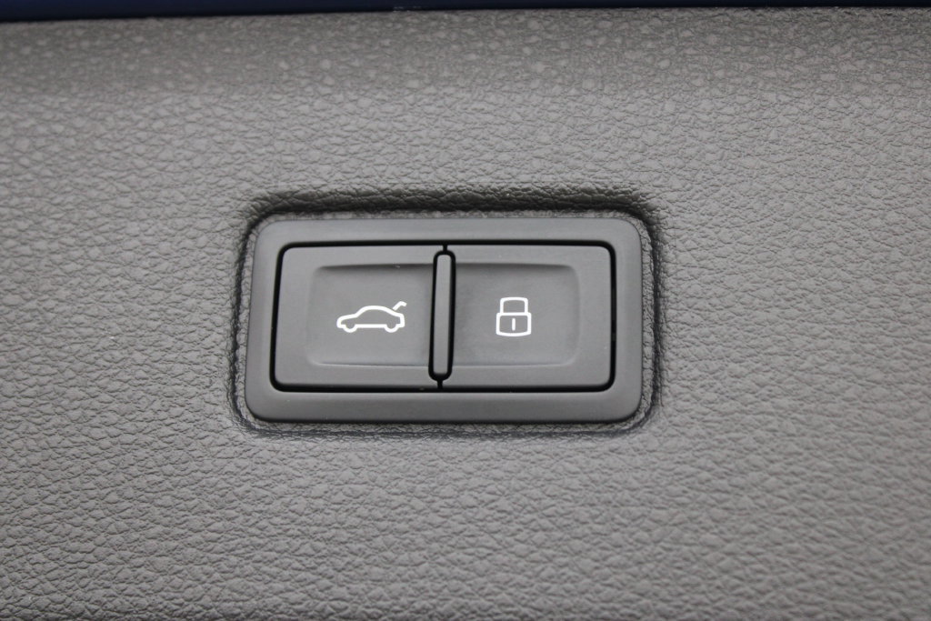 Used 2025 Audi SQ7 Prestige AWD/4WD image 33