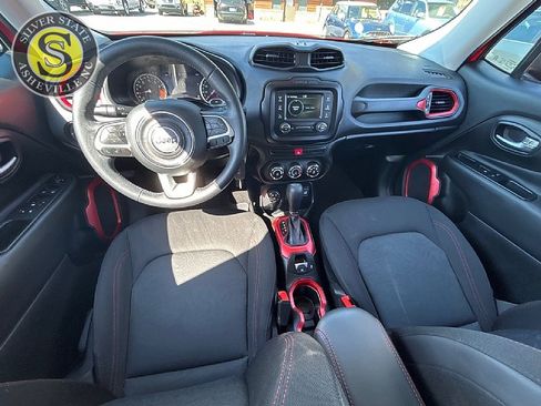 Used 2015 Jeep Renegade Trailhawk image 22