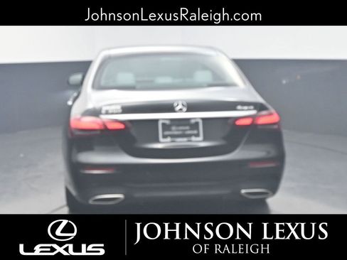 Used 2022 Mercedes-Benz E 350 4MATIC Sedan image 8