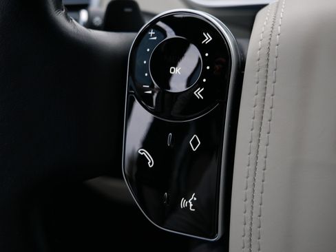 Used 2022 Land Rover Range Rover Westminster Edition image 26