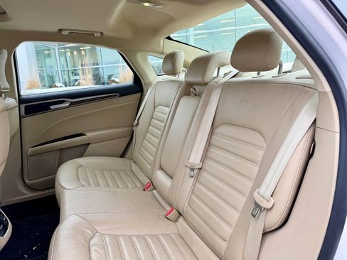 Used 2016 Ford Fusion SE w/ Equipment Group 202A image 12