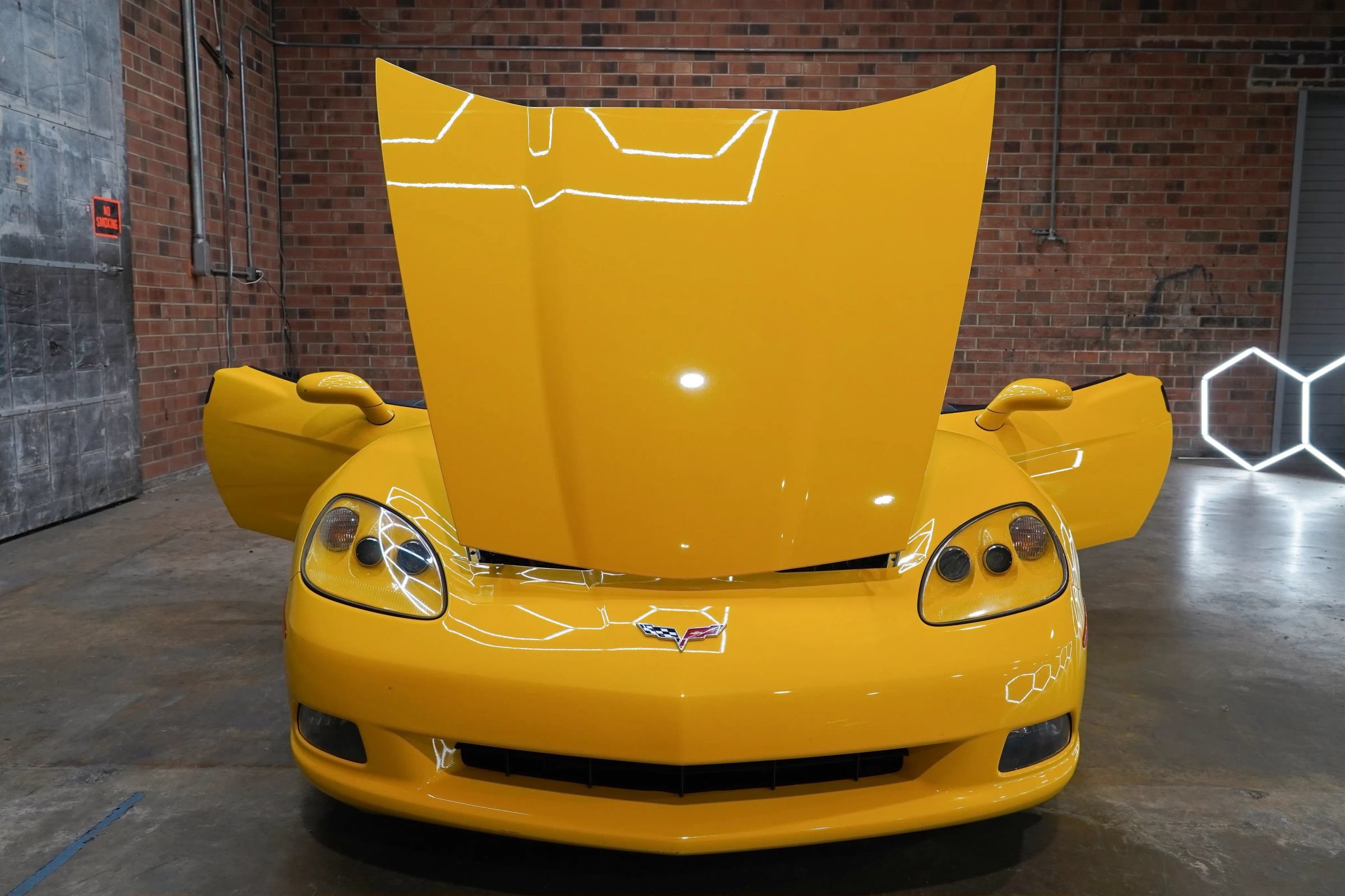 Used 2012 Chevrolet Corvette Coupe w/ Roof Package RWD image 23