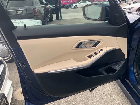 Used 2019 BMW 330i Sedan w/ Convenience Package RWD image 16