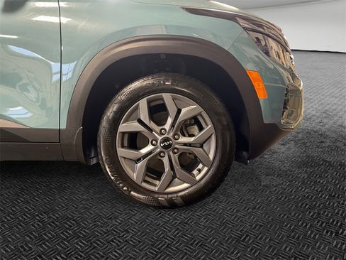 Certified 2024 Kia Seltos S image 11