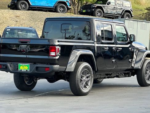 New 2026 Jeep Gladiator Sport image 4