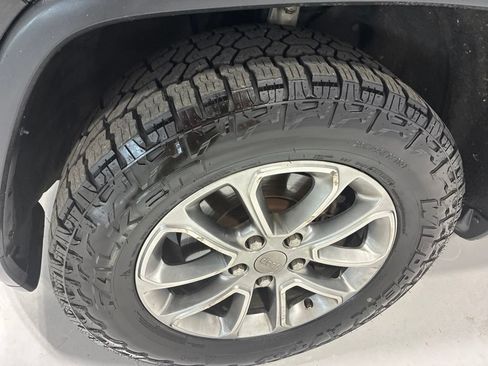 Used 2016 Jeep Grand Cherokee Limited AWD/4WD image 10