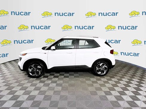 Certified 2025 Hyundai Venue SEL FWD image 4