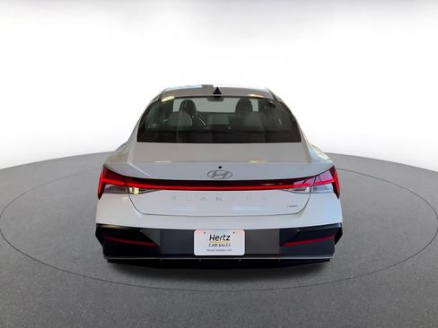 Used 2025 Hyundai Elantra Limited image 13