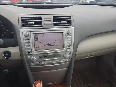 Used 2011 Toyota Camry XLE image 10