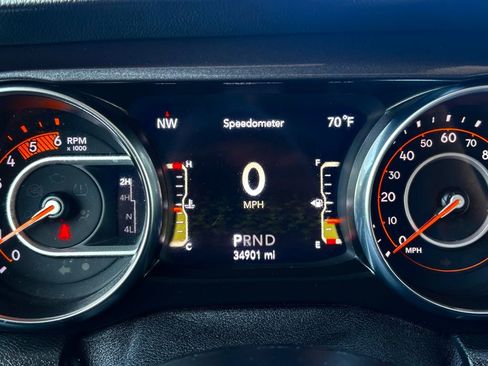 Used 2021 Jeep Wrangler Unlimited Sahara AWD/4WD image 27