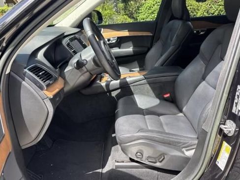 Used 2023 Volvo XC90 B6 Core w/ Protection Package Premier AWD/4WD image 3