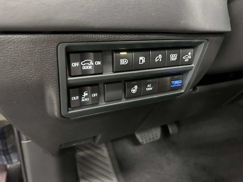 Used 2026 Toyota Sequoia Platinum AWD/4WD image 21