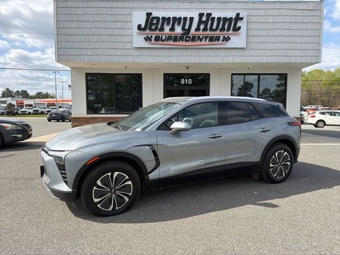 Used 2025 Chevrolet Blazer EV LT image 1