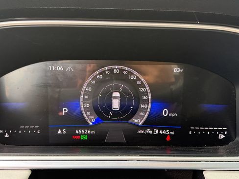 Used 2025 Volkswagen Taos SE AWD/4WD image 13