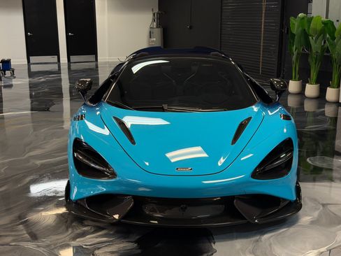Used 2022 McLaren 765LT RWD image 2