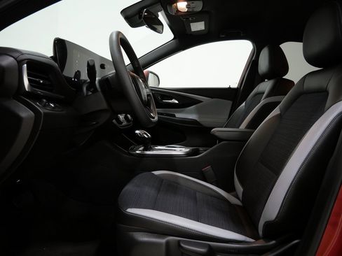 Used 2024 Buick Envista Preferred w/ Convenience II Package image 12