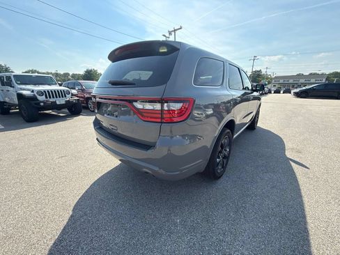 Used 2022 Dodge Durango SXT w/ Blacktop Package AWD/4WD image 5