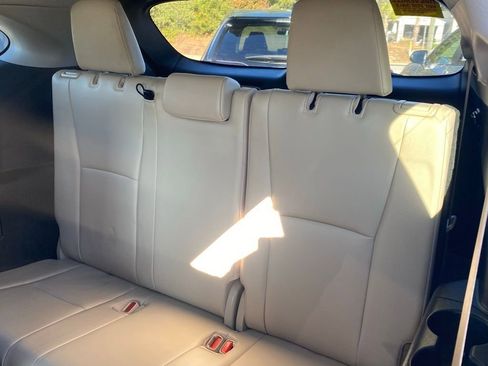 Used 2021 Toyota Highlander XLE image 8