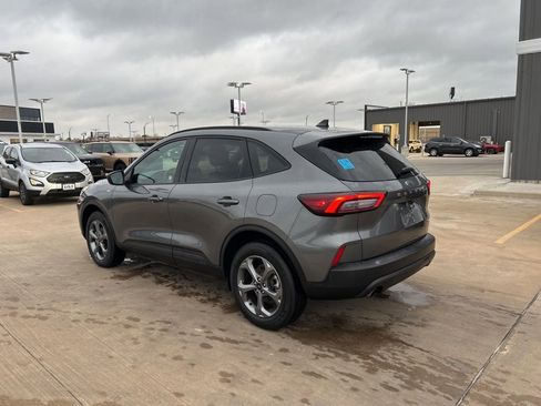 Used 2025 Ford Escape ST-Line image 2