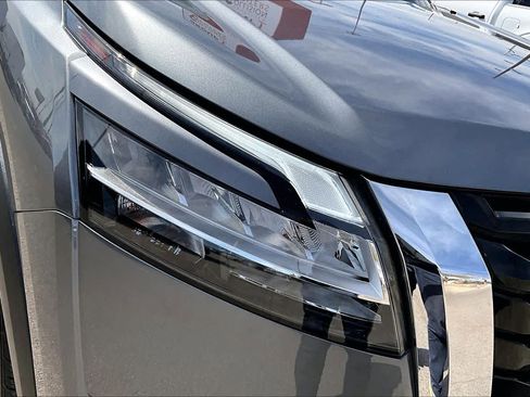 Used 2024 Nissan Pathfinder SL image 27