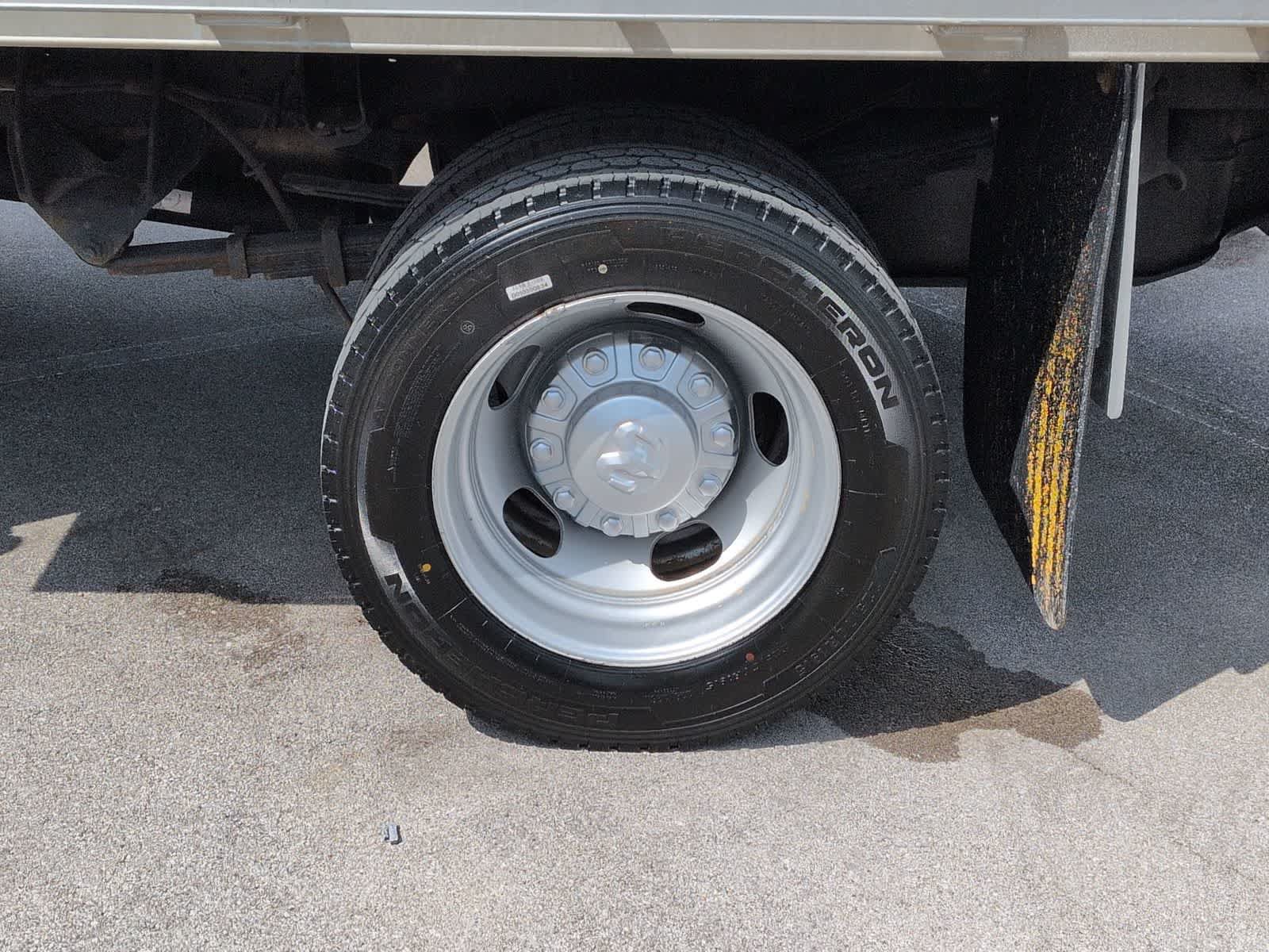 Used 2024 RAM 5500 Tradesman w/ Chrome Appearance Group AWD/4WD image 14