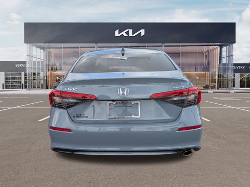 Used 2024 Honda Civic Sport image 5