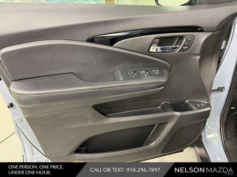 Used 2022 Honda Pilot Touring image 18