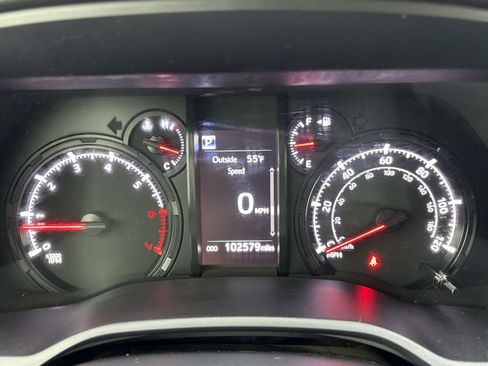 Used 2021 Toyota 4Runner SR5 Premium AWD/4WD image 19