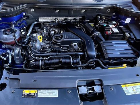 Used 2024 Volkswagen Taos SE image 31