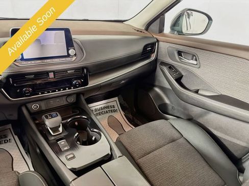 Used 2021 Nissan Rogue SV FWD image 22