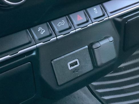 Used 2019 Chevrolet Silverado 1500 Custom Trail Boss w/ Custom Convenience Package image 33