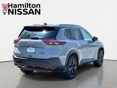 Used 2023 Nissan Rogue SV w/ SV Premium B Package AWD/4WD image 2