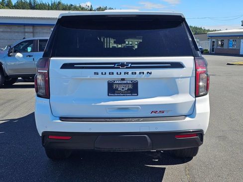 Used 2024 Chevrolet Suburban RST w/ Luxury Package AWD/4WD image 4