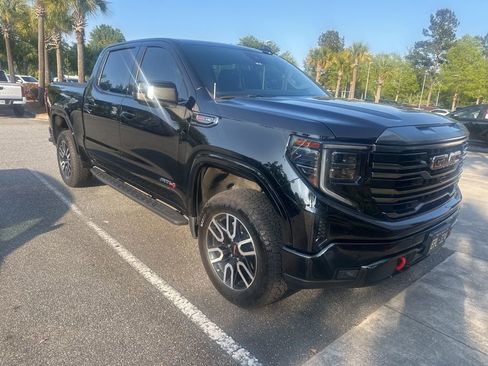Used 2022 GMC Sierra 1500 AT4 w/ AT4 Premium Package AWD/4WD image 2