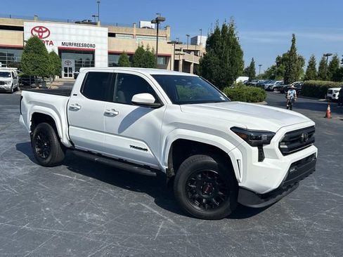 Used 2024 Toyota Tacoma SR5 AWD/4WD image 2
