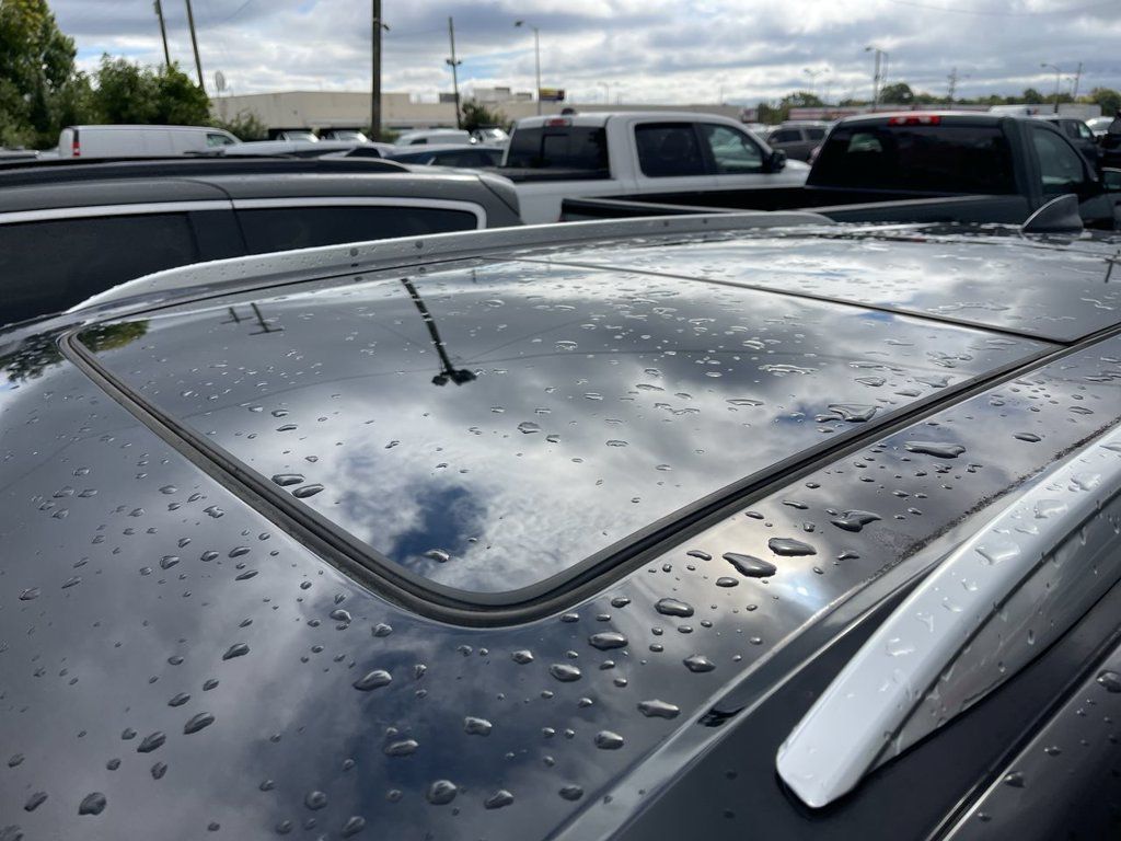 Used 2019 Chevrolet Blazer Premier w/ Sun and Wheels Package FWD image 3