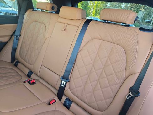 Used 2025 BMW X5 M60i w/ Climate Comfort Package image 17