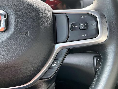 Used 2023 RAM 1500 Big Horn AWD/4WD image 12