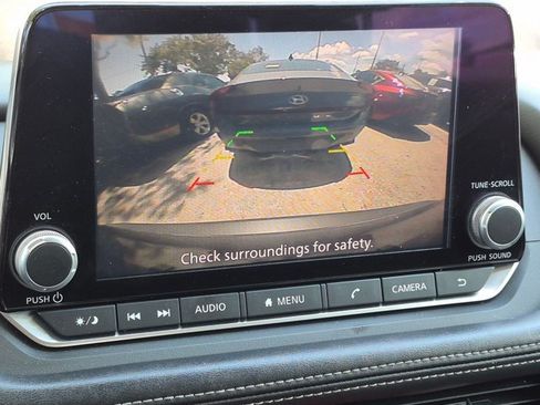 Used 2021 Nissan Rogue S FWD image 6