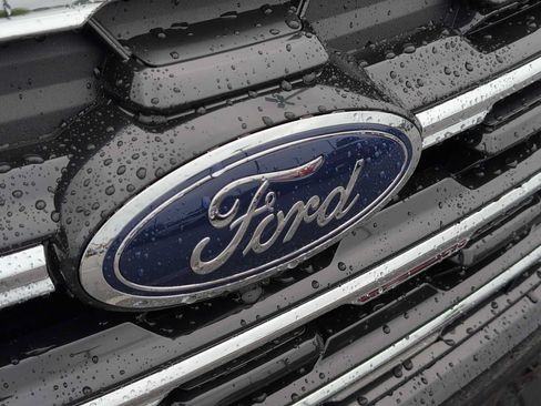 New 2026 Ford Explorer Active RWD image 17