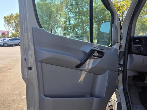 Used 2016 Mercedes-Benz Sprinter 2500 image 10