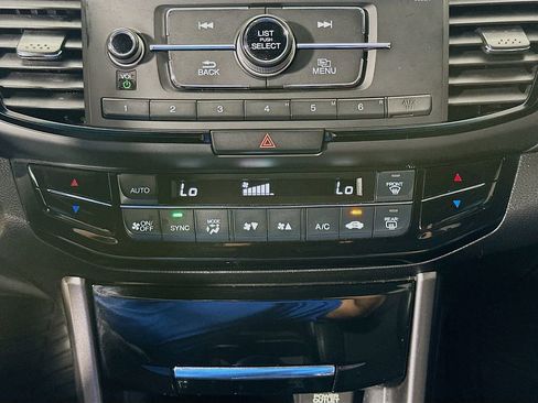 Used 2017 Honda Accord Sport image 17