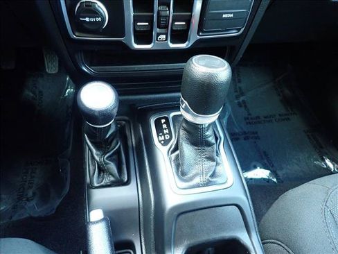 Used 2023 Jeep Wrangler Unlimited w/ Cold Weather Group AWD/4WD image 20
