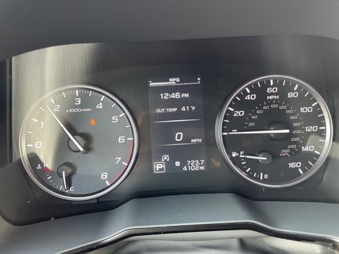 Certified 2025 Subaru Outback Premium w/ Popular Package #1A image 3