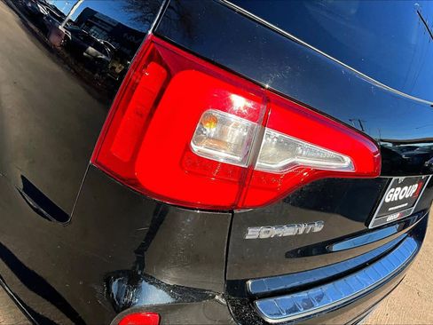 Used 2014 Kia Sorento SX w/ 3rd Row Package image 27